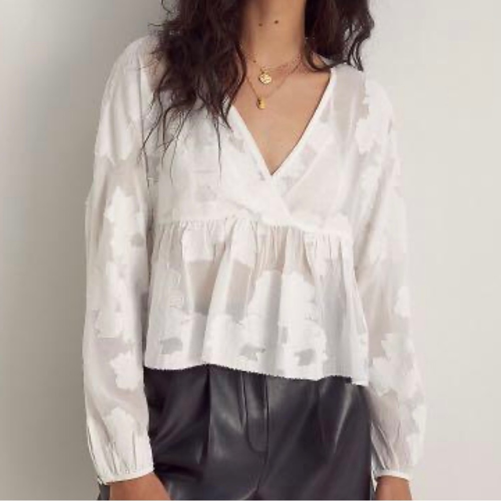 Aritzia Wilfred Augustine Blouse Size XS in very good condition